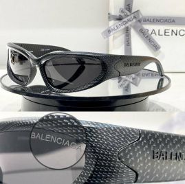 Picture of Balenciga Sunglasses _SKUfw52347267fw